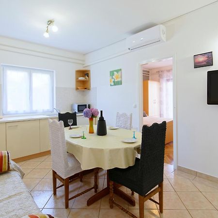 Apartments Marta By Rent Istria Новиград Екстериор снимка