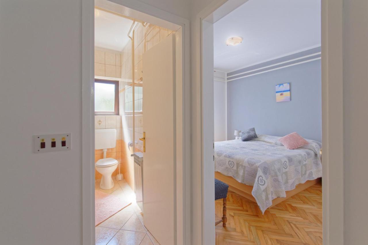 Apartments Marta By Rent Istria Новиград Екстериор снимка