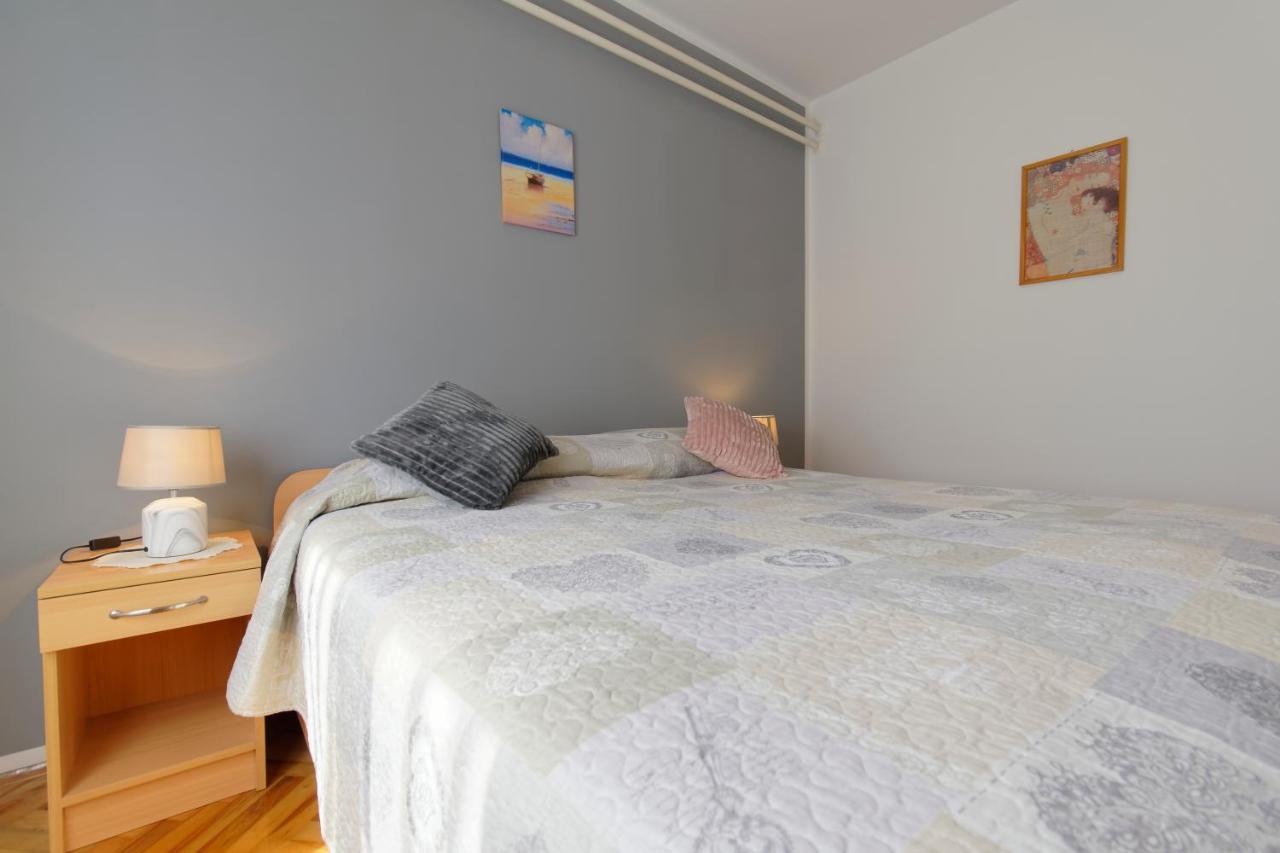 Apartments Marta By Rent Istria Новиград Екстериор снимка