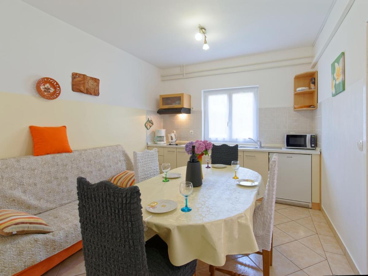 Apartments Marta By Rent Istria Новиград Екстериор снимка