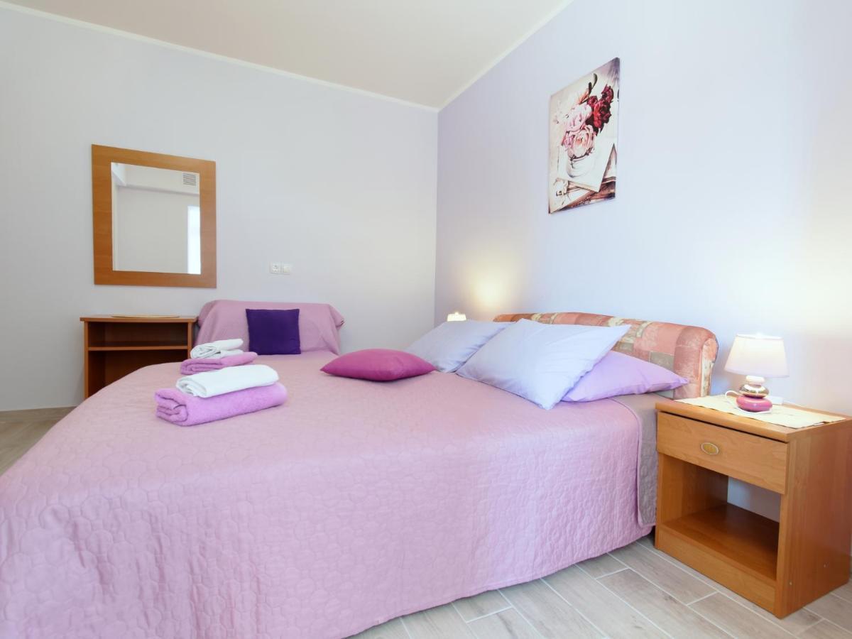 Apartments Marta By Rent Istria Новиград Екстериор снимка