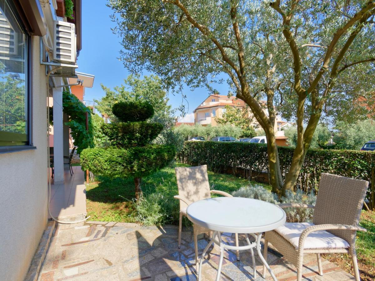 Apartments Marta By Rent Istria Новиград Екстериор снимка