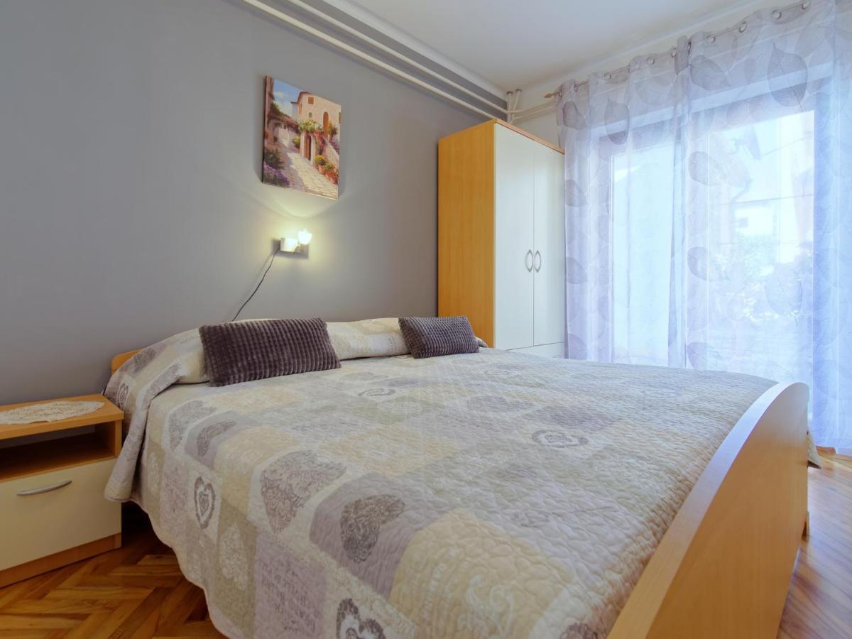 Apartments Marta By Rent Istria Новиград Екстериор снимка