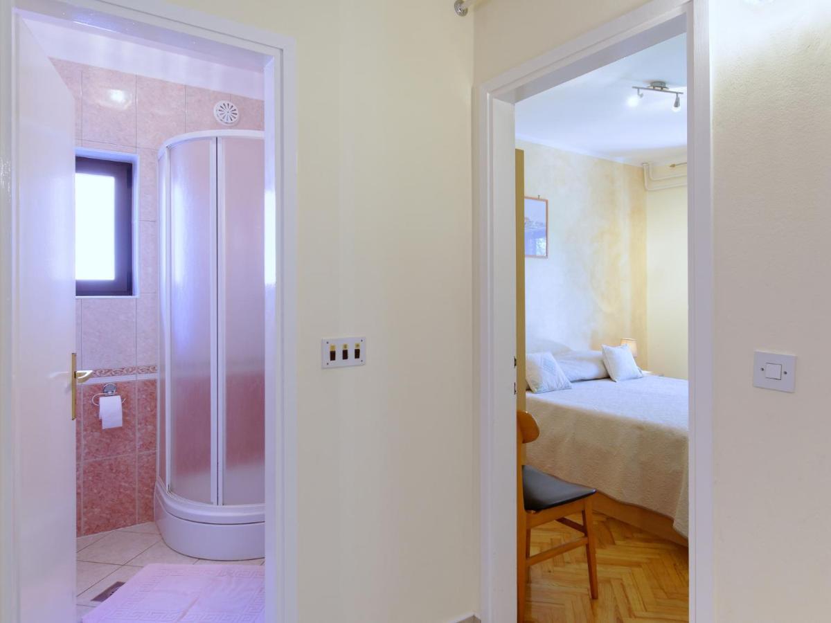 Apartments Marta By Rent Istria Новиград Екстериор снимка