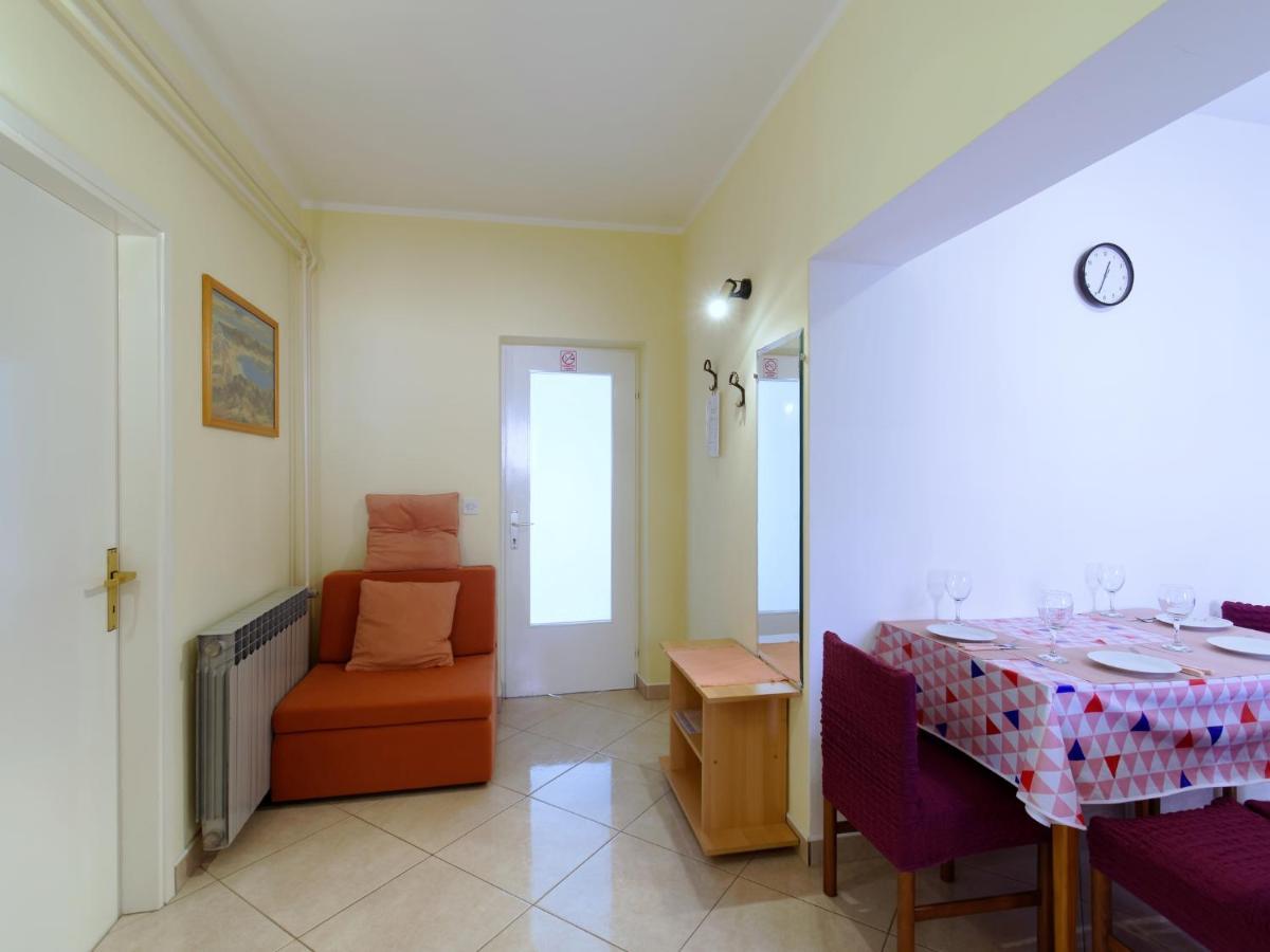 Apartments Marta By Rent Istria Новиград Екстериор снимка