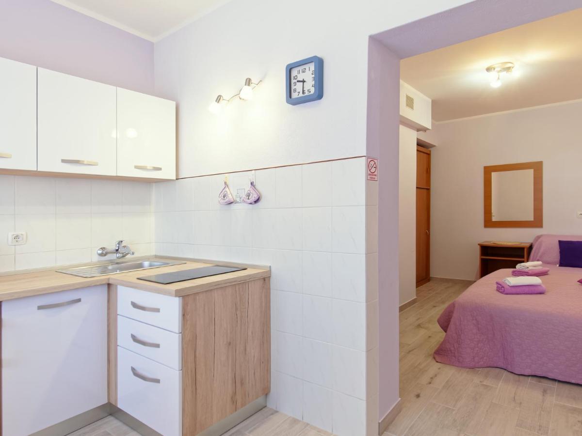Apartments Marta By Rent Istria Новиград Екстериор снимка