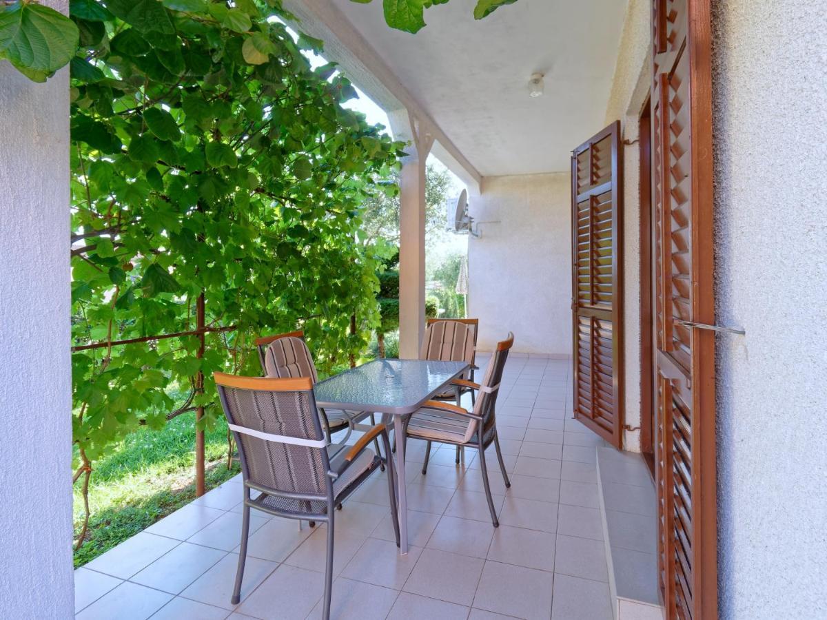 Apartments Marta By Rent Istria Новиград Екстериор снимка